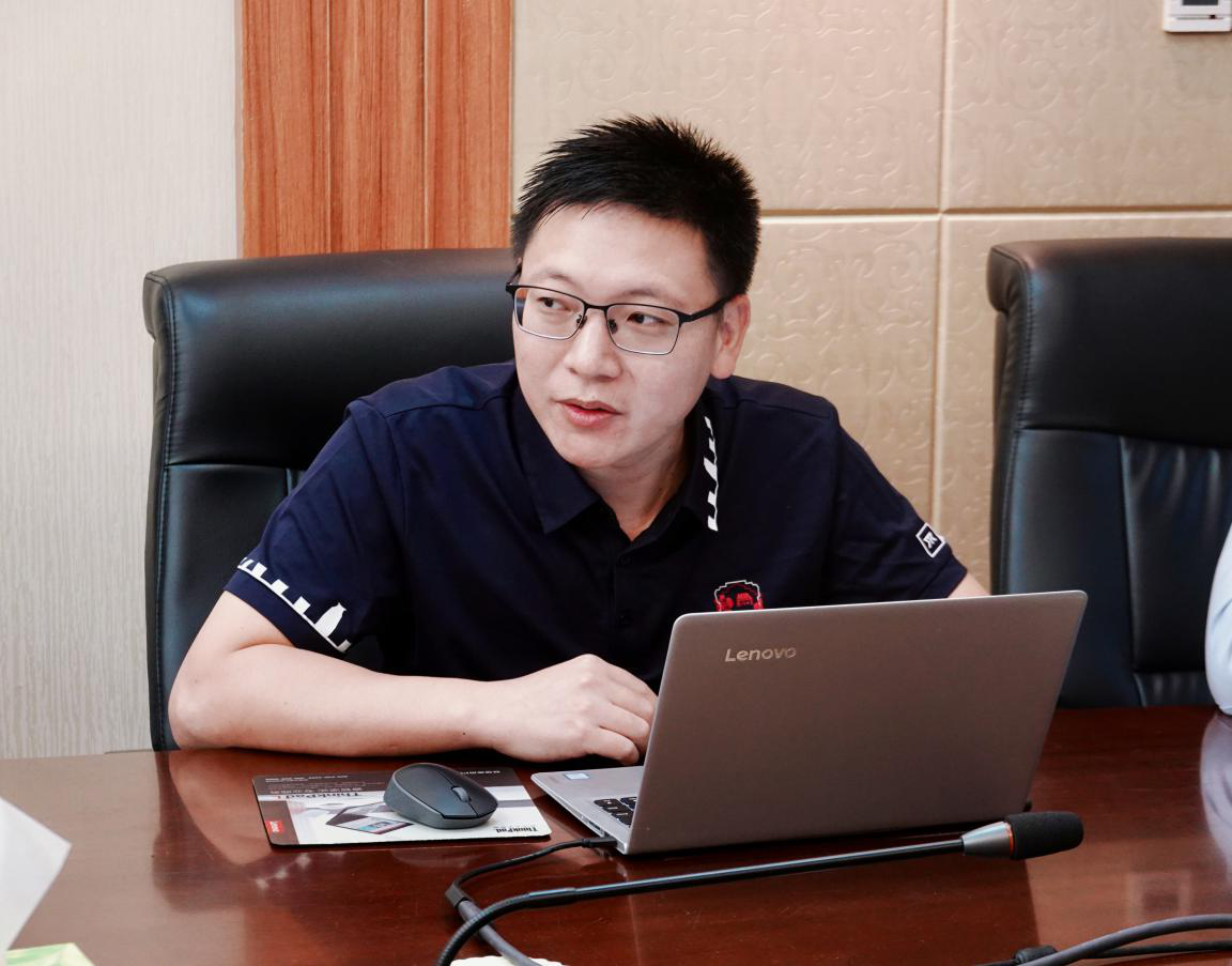 图1：培训讲师.png